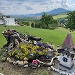 Uriges Mit Blick Auf Apartment