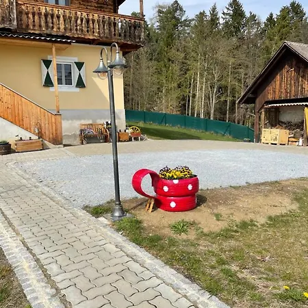 Uriges Mit Blick Auf Грац