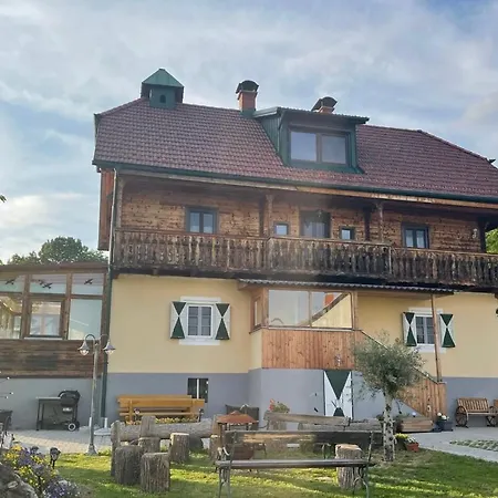 Uriges Mit Blick Auf Апартаменты *