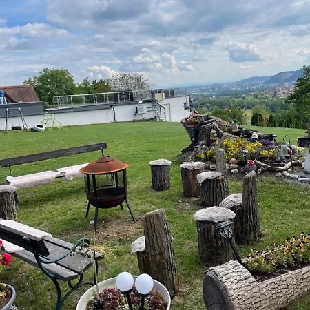 Uriges Mit Blick Auf Graz