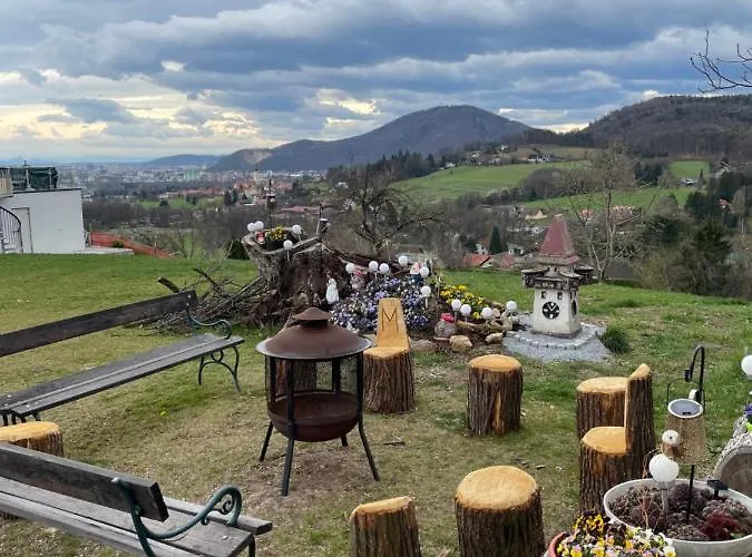 شقة Uriges Mit Blick Auf غراتس