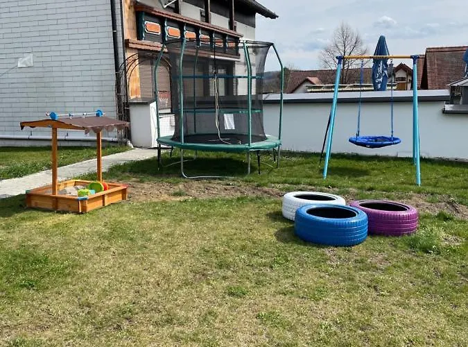 شقة Uriges Mit Blick Auf