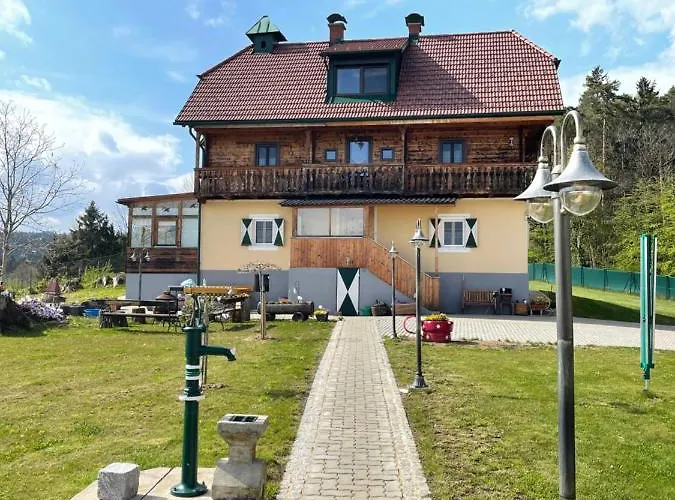 Uriges Mit Blick Auf Apartman