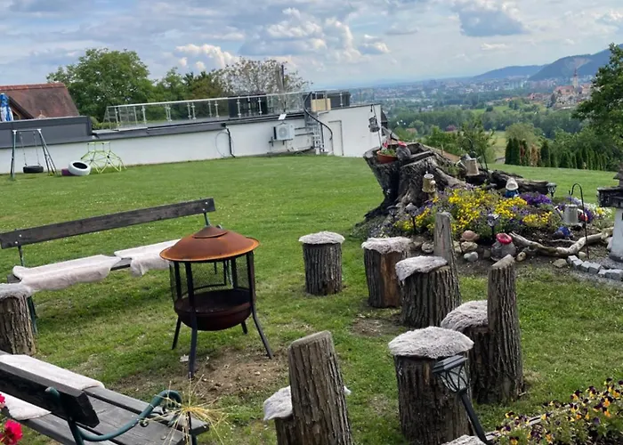 Uriges Mit Blick Auf Graz