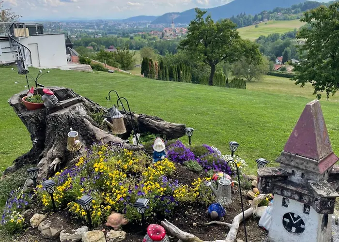 Uriges Mit Blick Auf شقة